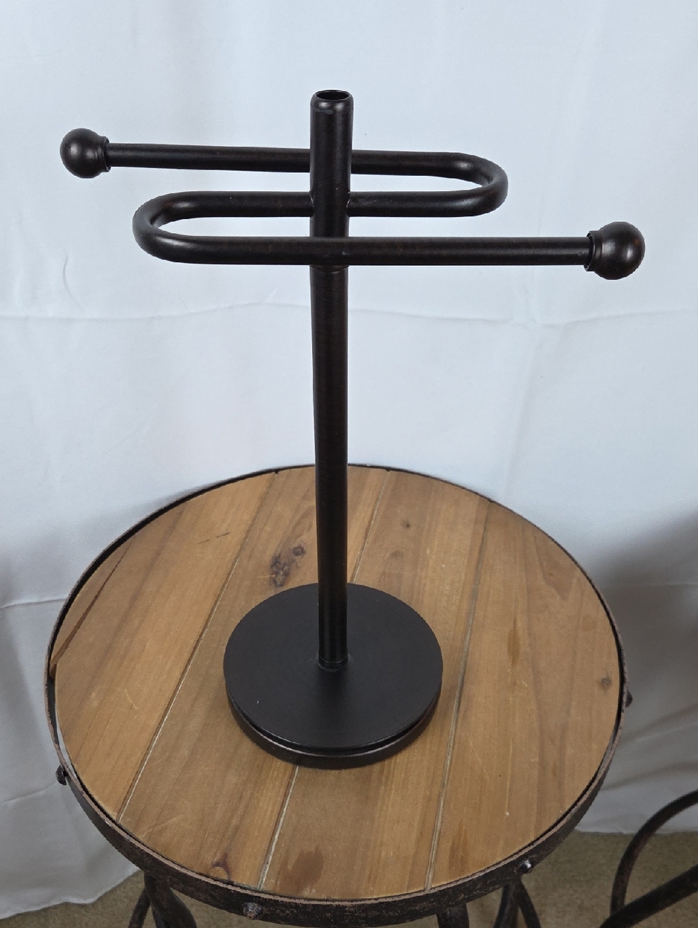 Bronze Metal Countertop Towel Holder Stand